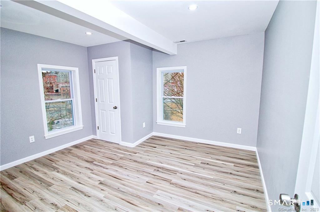 Residential Lease in Ansonia 2
