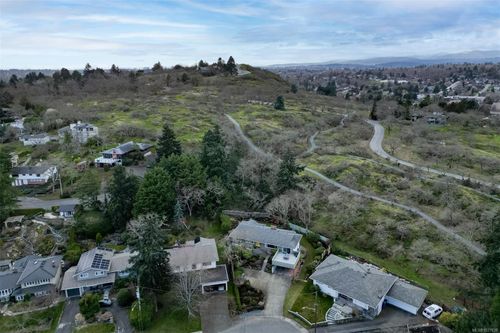 2011 Frederick Norris Rd, Victoria, BC, V8P2B1 | Card Image