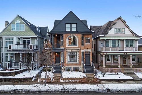 1925-1923 N Oakland Avenue, Milwaukee, WI, 53202 | Card Image