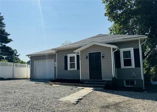 2060 Chewelah Ave, Zanesville, OH, 43701-9137 | Card Image