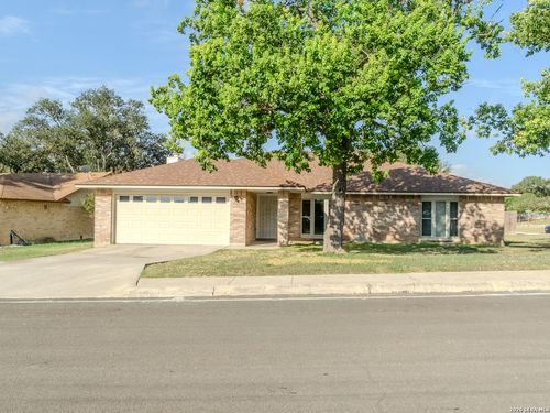 8426 Oak Post St, San Antonio, TX, 78251-2323 | Card Image