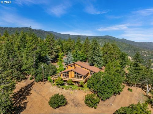 1999 Tolman Creek Rd, Ashland, OR, 97520-3697 | Card Image