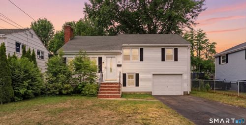 22 Crocker Ave, West Hartford, CT, 06110-1001 | Card Image