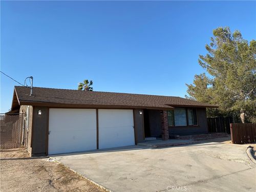 18746 Rocksprings Rd, Hesperia, CA, 92345-6729 | Card Image
