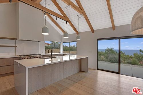 24728 Vantage Point Ter, MALIBU, CA, 90265-4740 | Card Image