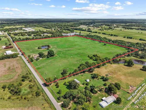 419 Mead Cemetery Rd, Mead, OK, 73449-6535 | Card Image