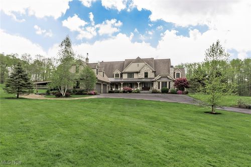 15675 Cothelstone Ln, Chagrin Falls, OH, 44022-3800 | Card Image