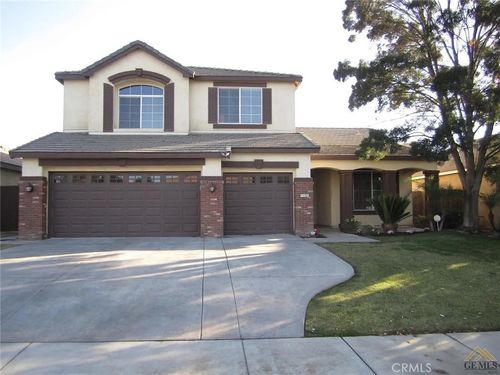 11101 Cypress Falls, Bakersfield, CA, 93312 | Card Image
