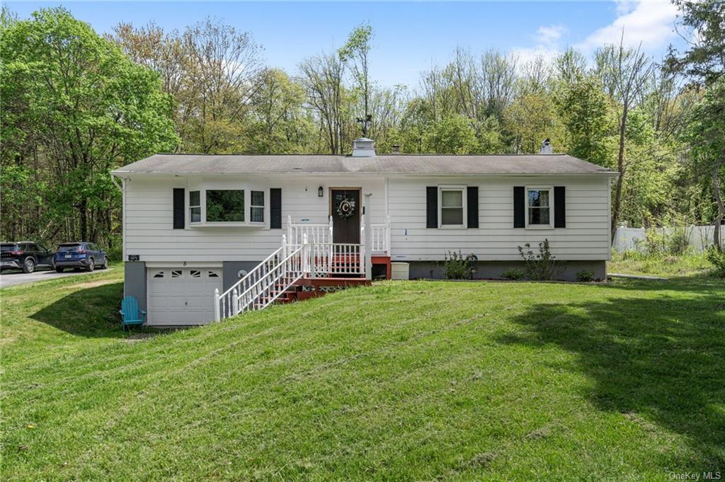 Donnie Pl, Poughkeepsie, NY 12603