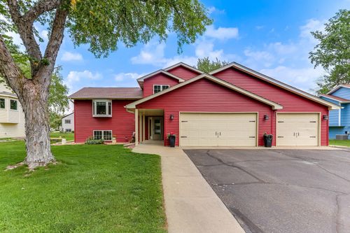 7050 37th St N, Oakdale, MN, 55128-3339 | Card Image