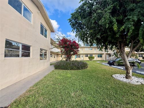 apt-4b-1301 N 12th Ct, Hollywood, FL, 33019-3202 | Card Image