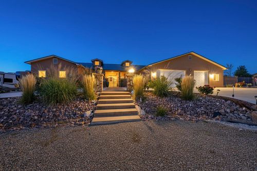 15 W Serena Ln, Santa Fe, NM, 87508-4486 | Card Image