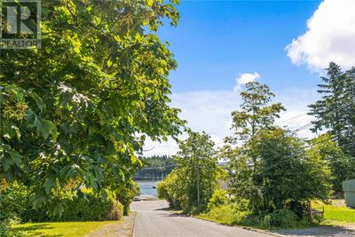 301 - 225 Cypress St, Condo with 2 bedrooms, 1 bathrooms and 1 parking in Nanaimo BC | Image 2