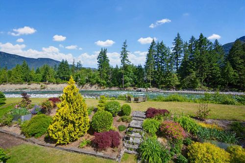 120 Robertson Cres, Hope, BC, V0X1L4 | Card Image