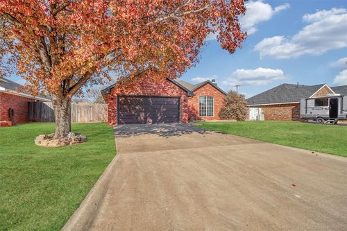 1209 Wendy Lane, Altus, OK, 73521 | Card Image