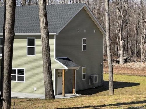 b-11 Alexandra Matthews Rd, Wallkill, NY, 12589-2873 | Card Image