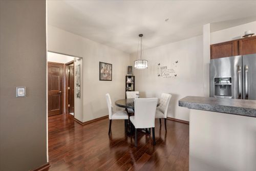 2849 W Drexel Ave, Franklin, WI, 53132-9829 | Card Image