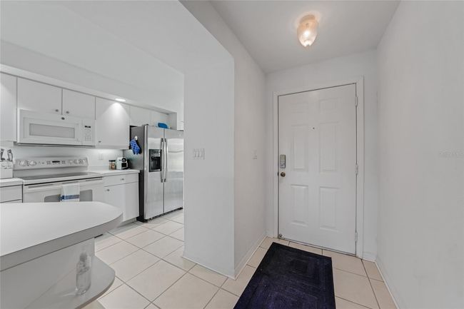 APT-2101 - 5725 Greenwood Ave, Condo with 2 bedrooms, 2 bathrooms and null parking in NORTH PORT FL | Image 5