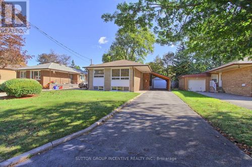 43 Sussex Avenue, Richmond Hill (Crosby), ON, L4C2E5 | Card Image