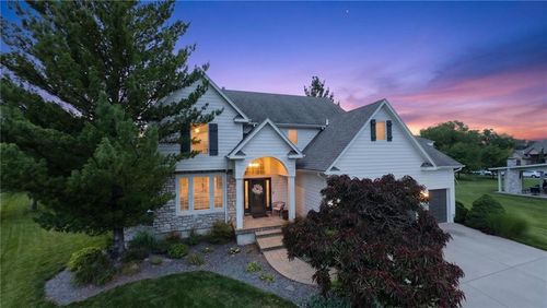2929 Sw Lewis Cir, Lee's Summit, MO, 64081-4147 | Card Image