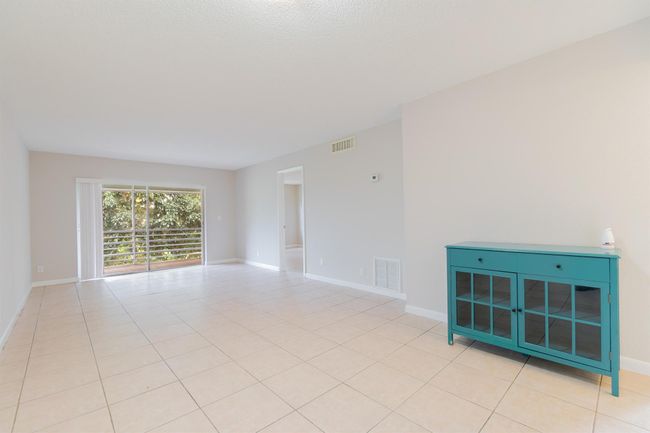 APT-314 - 120 Sparrow Dr, Condo with 2 bedrooms, 2 bathrooms and null parking in Royal Palm Beach FL | Image 10