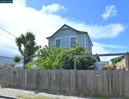 979 Grace Ave, Oakland, CA, 94608-2717 | Card Image