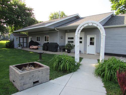 200 Kenzie St, Sherburn, MN, 56171-9661 | Card Image