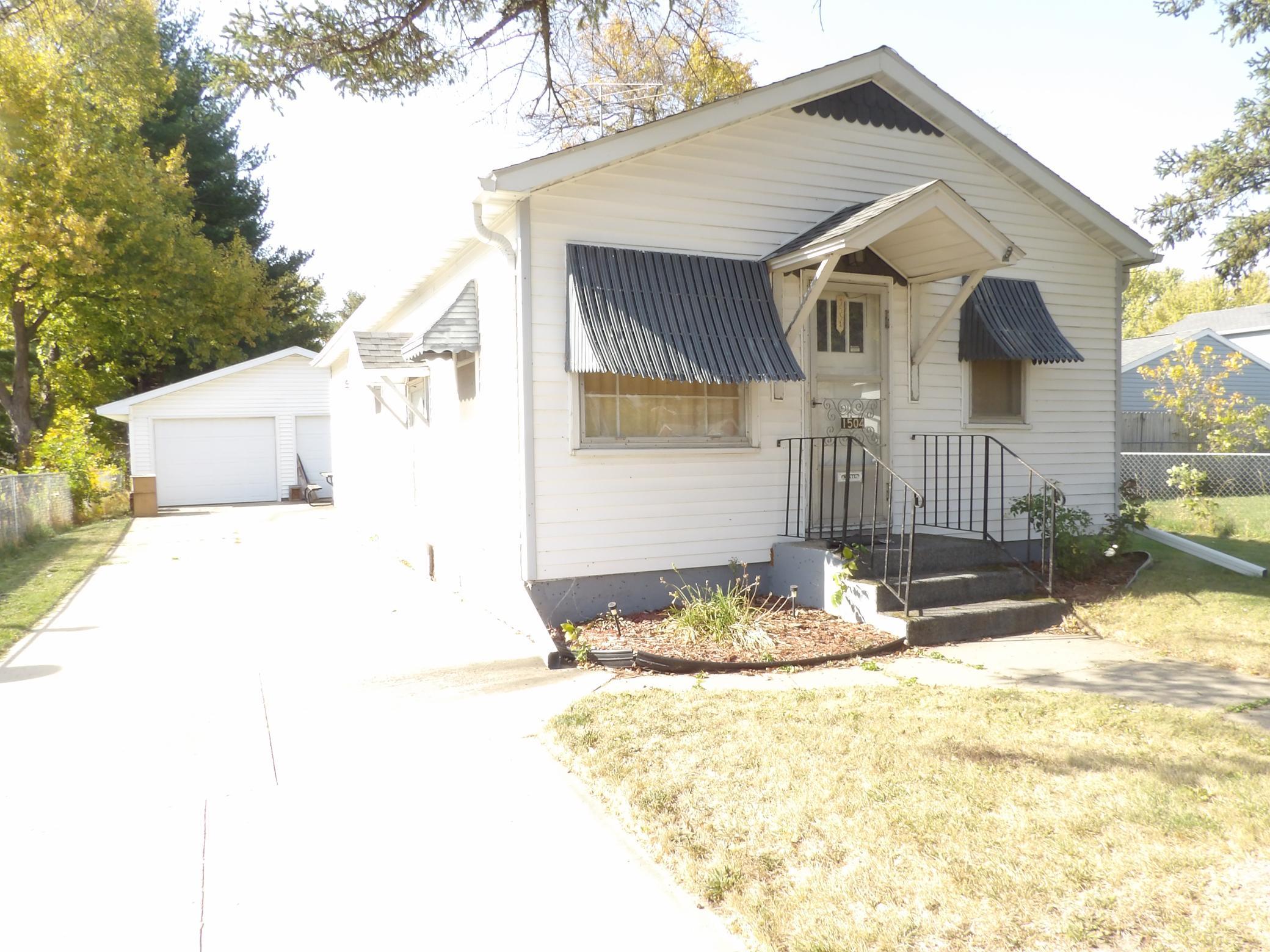 1504 8th Street Se, For Sale in Austin Zoocasa