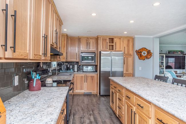 148 Linsay Dr, House other with 3 bedrooms, 2 bathrooms and 2 parking in Raynham MA | Image 11