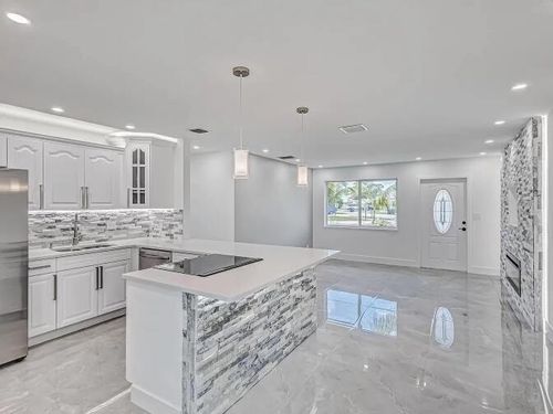 855 Date Palm Dr, Lake Park, FL, 33403-3112 | Card Image