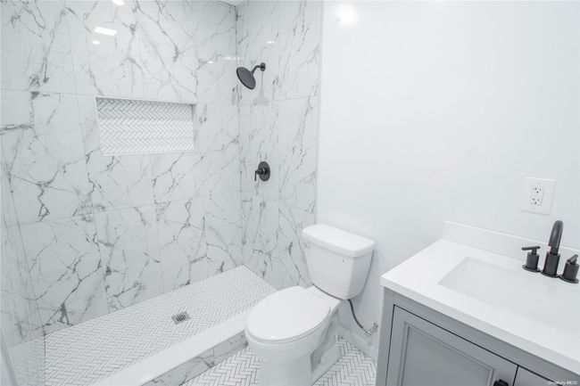 Master Full Bath | Image 10