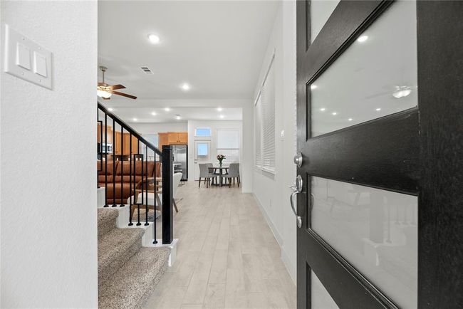 Lovely front entry. | Image 4