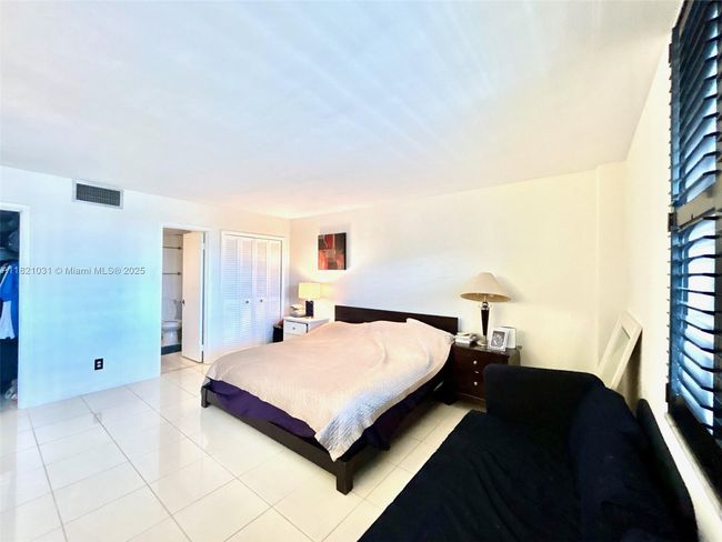 APT-2G - 9500 W Bay Harbor Dr, Condo with 1 bedrooms, 2 bathrooms and null parking in Bay Harbor Islands FL | Image 14