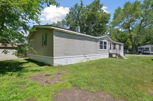 142 E Cherry Lane Lane, Van Buren Charter Township, MI, 48111 | Card Image