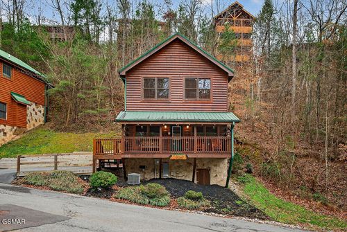 645 Chickasaw Gap Way, Pigeon Forge, TN, 37863 | Card Image