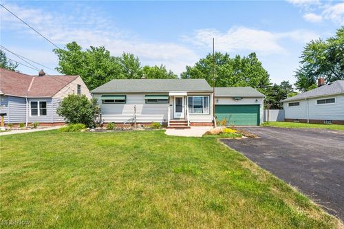 435 Avon Belden Rd, Avon Lake, OH, 44012-2250 | Card Image