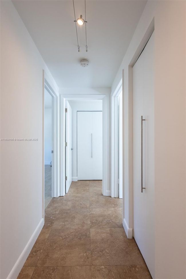 APT-101 - 50 Ocean Lane Dr, Condo with 3 bedrooms, 2 bathrooms and null parking in Key Biscayne FL | Image 29