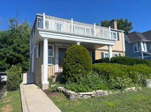 lowr-1-4386 Woodland Ave, Western Springs, IL, 60558-1492 | Card Image