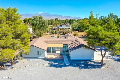71 Union Pacific St, Pahrump, NV, 89060-3985 | Card Image