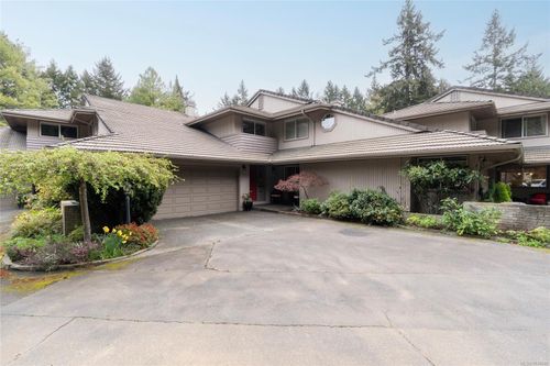 3-1040 Pondwood Lane, Saanich, BC, V8X4S6 | Card Image