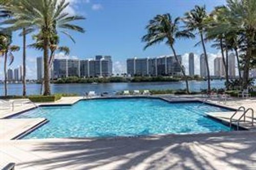 9304-3205 Ne 184th St, North Miami Beach, FL, 33160-4979 | Card Image