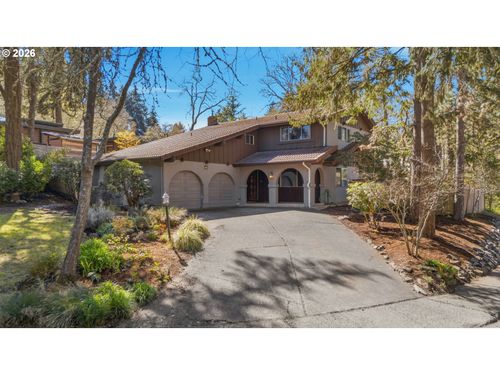 320 Dellwood Dr, Eugene, OR, 97405-2069 | Card Image