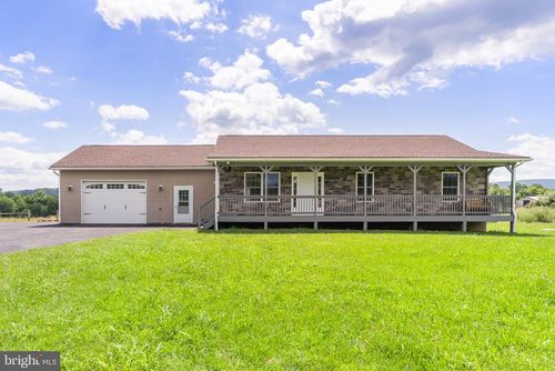 266 Shannon Hill Ln, CHARLES TOWN, WV, 25414-5726 | Card Image