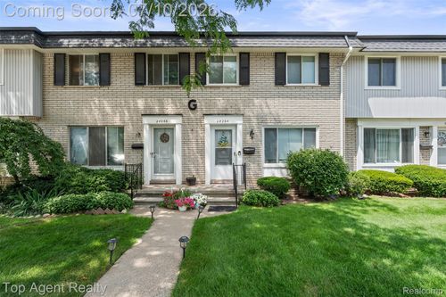 82-28264 Universal Dr, Warren, MI, 48092-2435 | Card Image