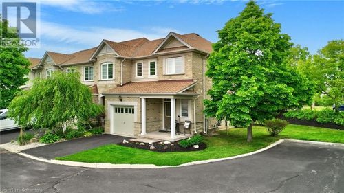 17-28 Doon Mills Dr, Kitchener, ON, N2P2W9 | Card Image