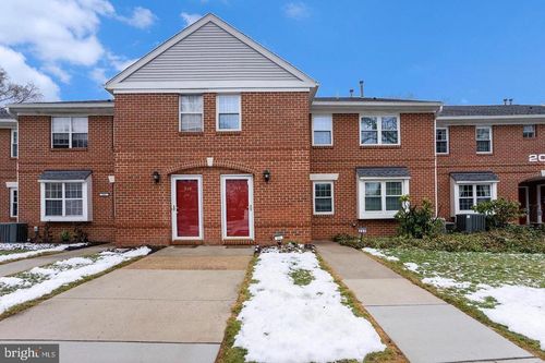 apt-211-750 E Marshall St, WEST CHESTER, PA, 19380-4423 | Card Image