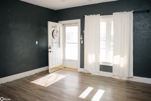 312 W Wool St, Avoca, IA, 51521-4528 | Card Image