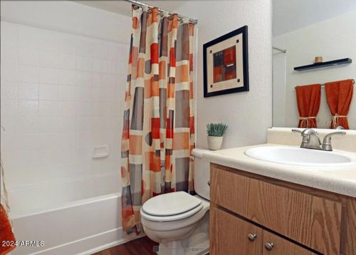 a2-8902 N 19th Ave, Phoenix, AZ, 85021-4287 | Card Image