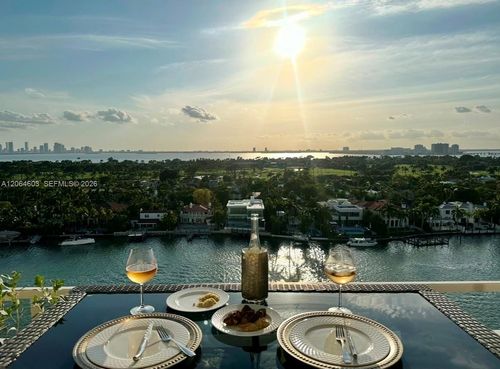 15s-5600 Collins Ave, Miami Beach, FL, 33140-2413 | Card Image