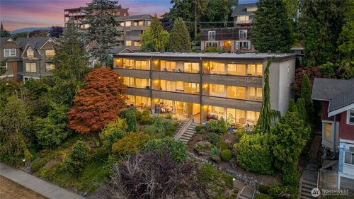 203-924 Garden St, Bellingham, WA, 98225-5536 | Card Image